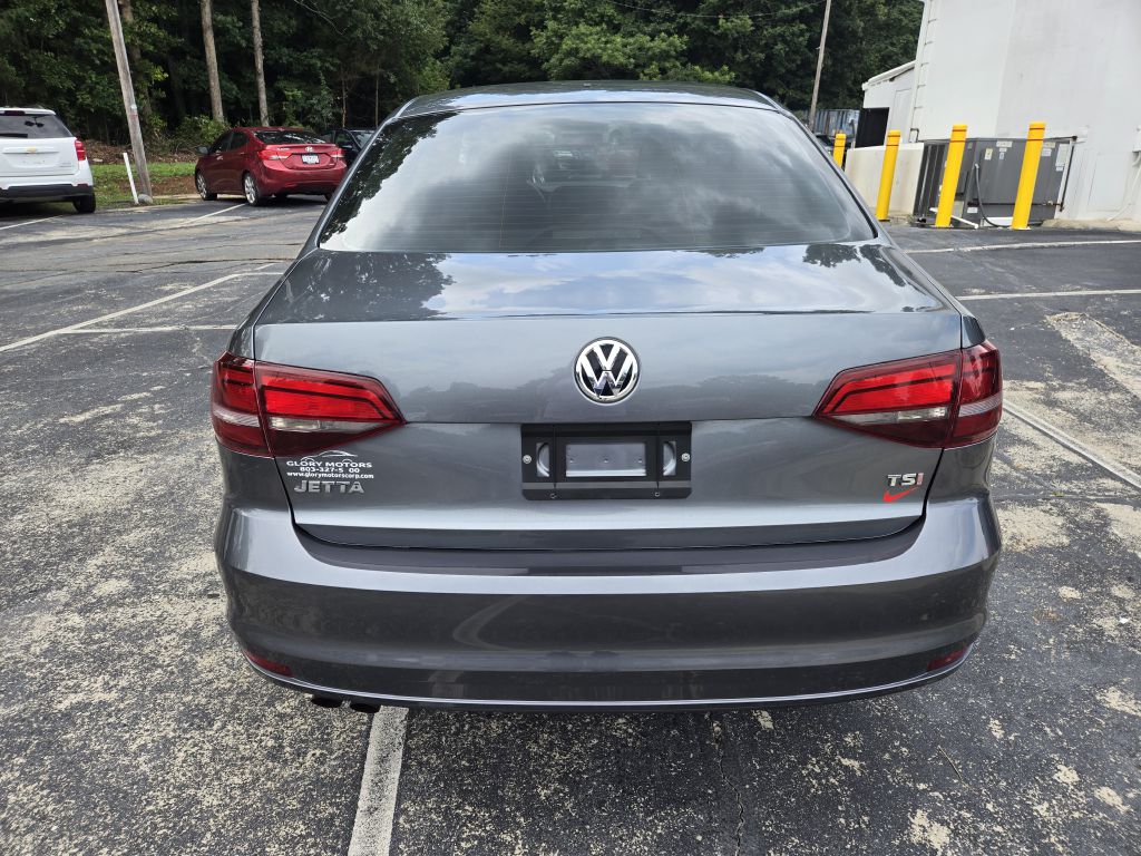Photo 6 of this VOLKSWAGEN JETTA