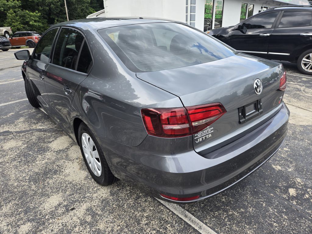 Photo 10 of this VOLKSWAGEN JETTA