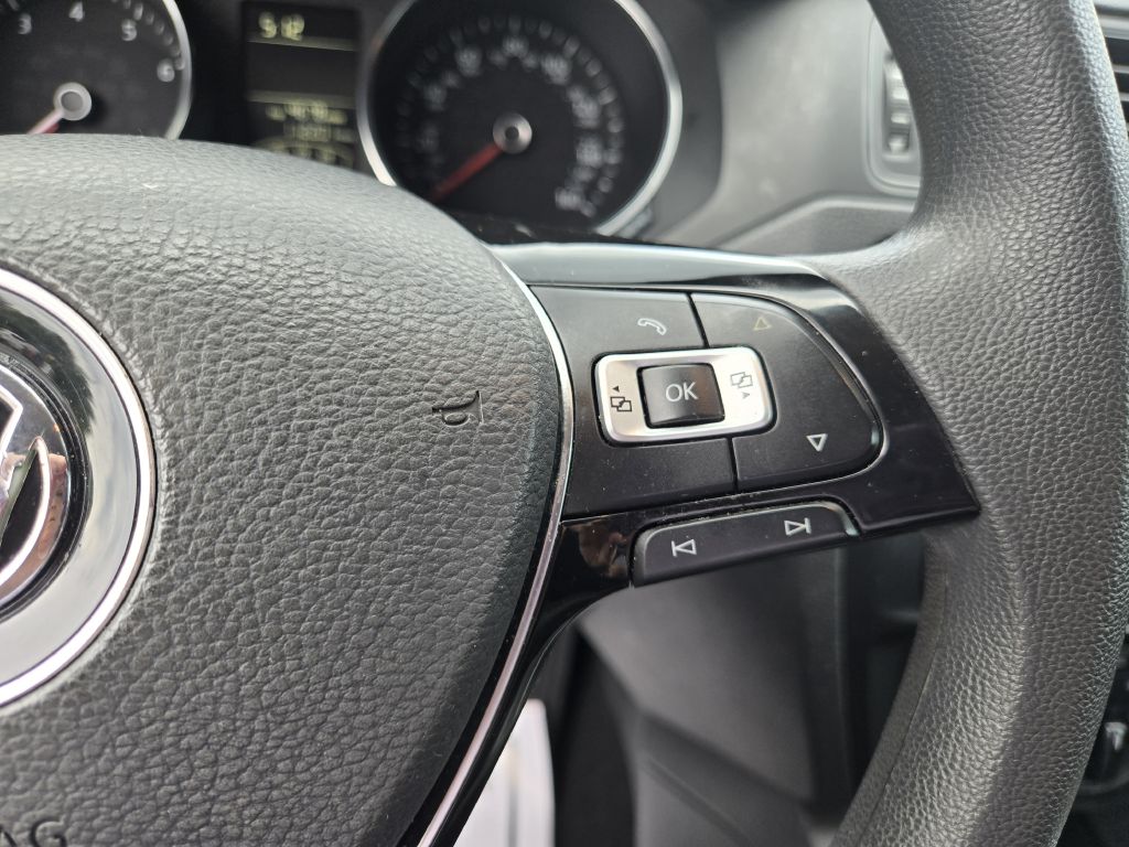 Photo 11 of this VOLKSWAGEN JETTA