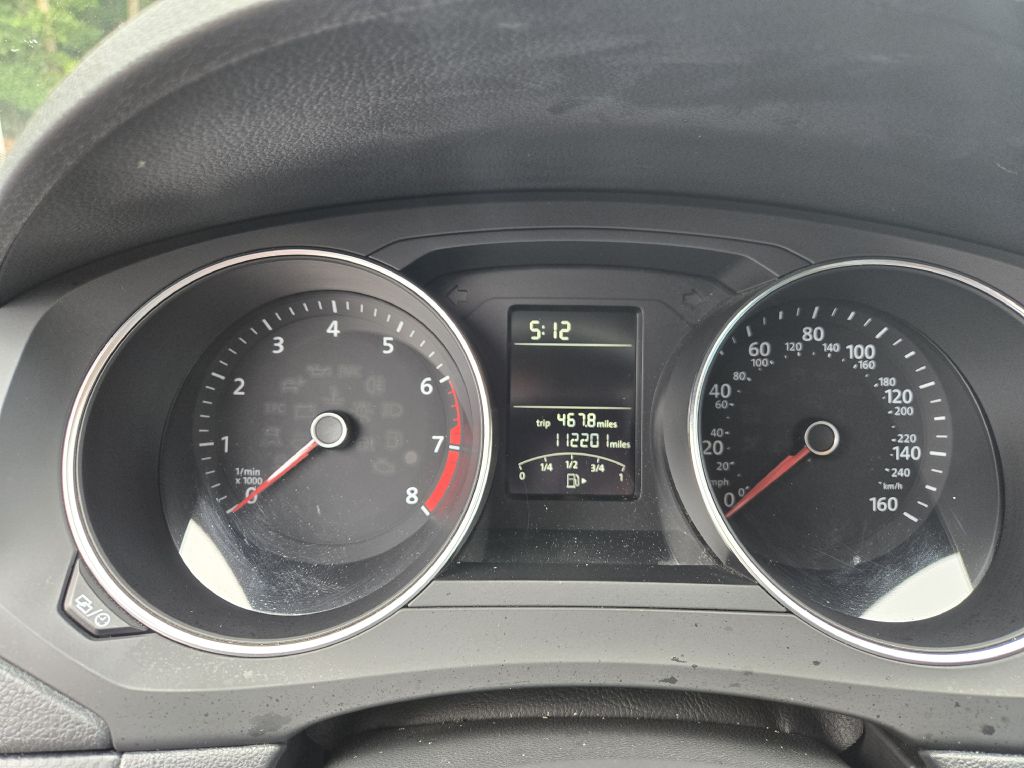 Photo 13 of this VOLKSWAGEN JETTA