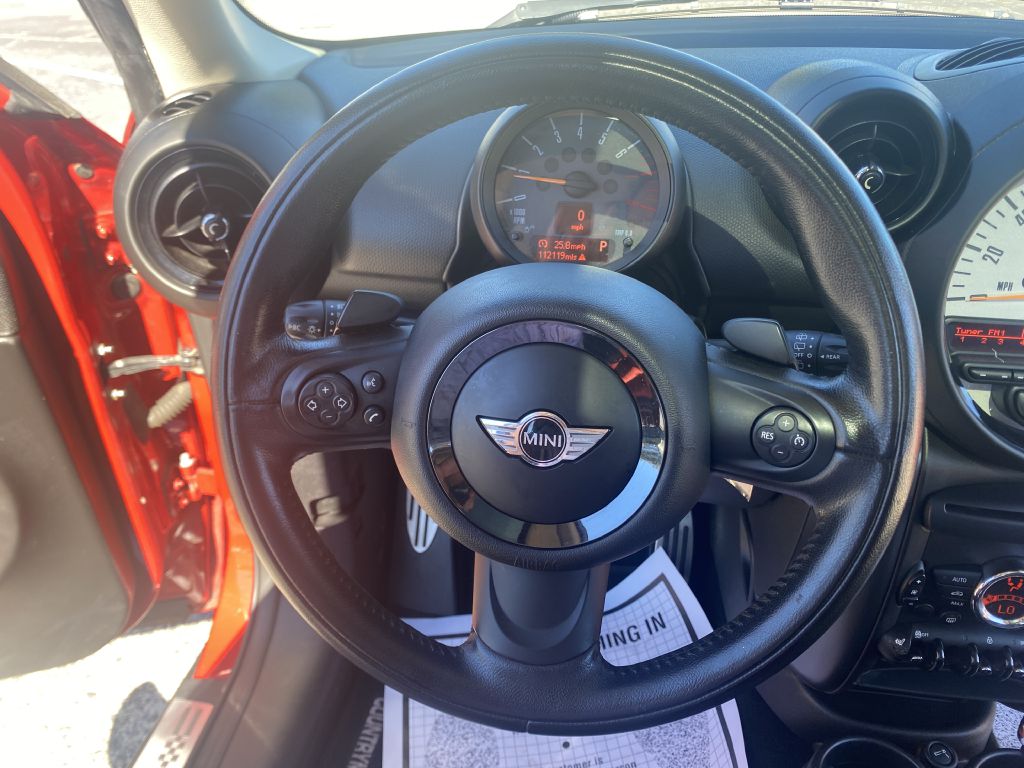 Photo 16 of this MINI COUNTRYMAN