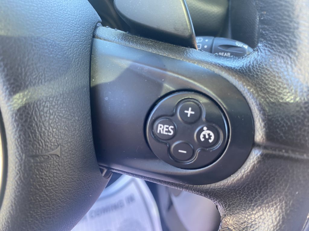 Photo 17 of this MINI COUNTRYMAN