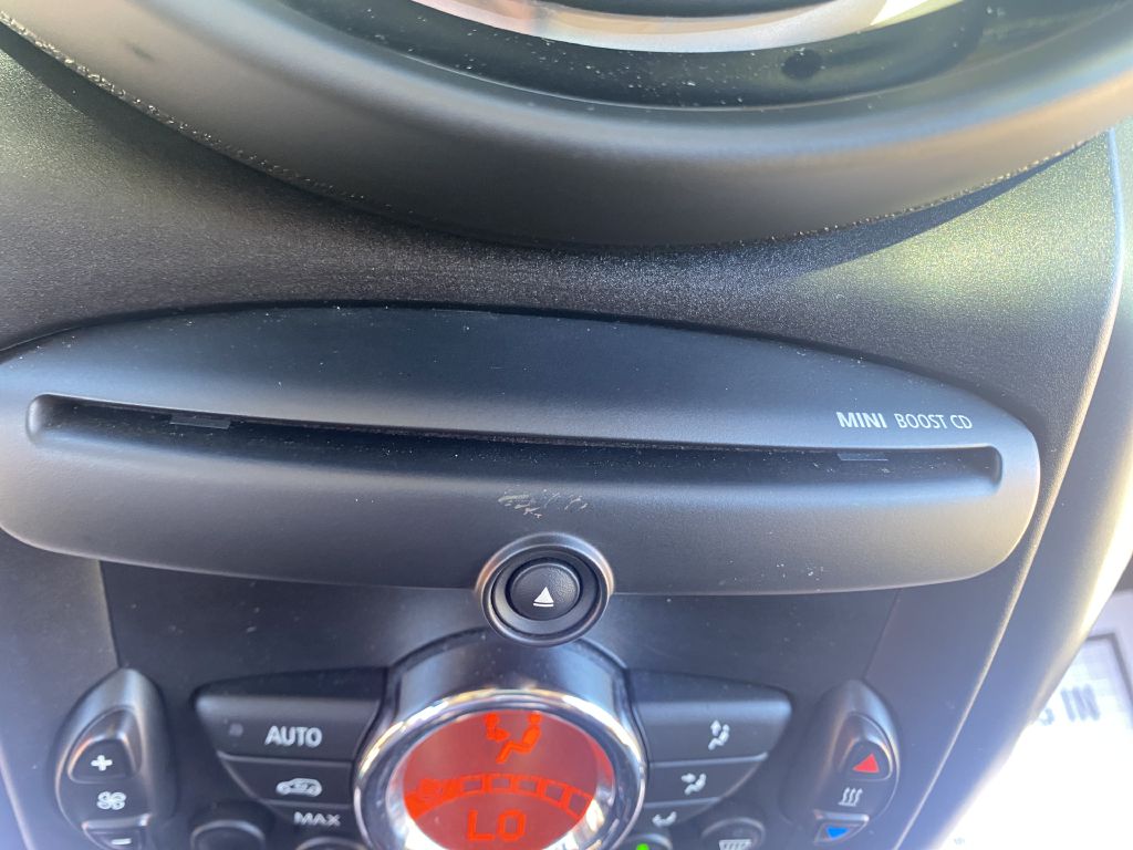 Photo 21 of this MINI COUNTRYMAN