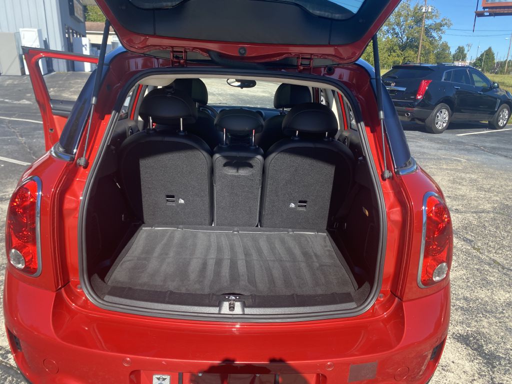 Photo 27 of this MINI COUNTRYMAN