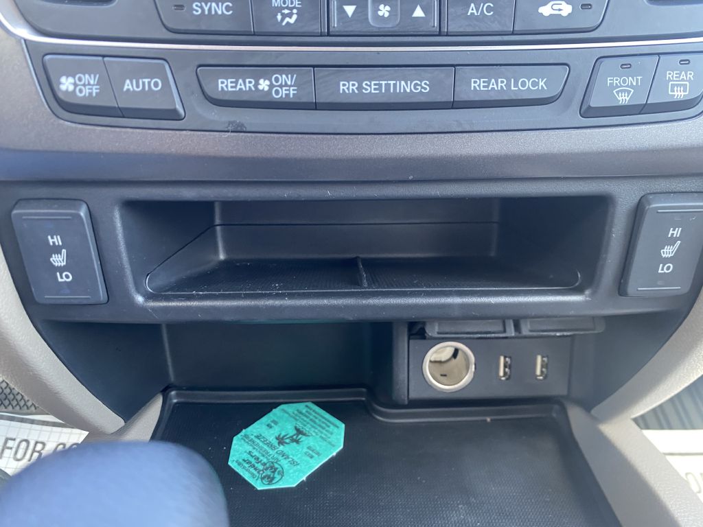 Photo 15 of this HONDA PILOT