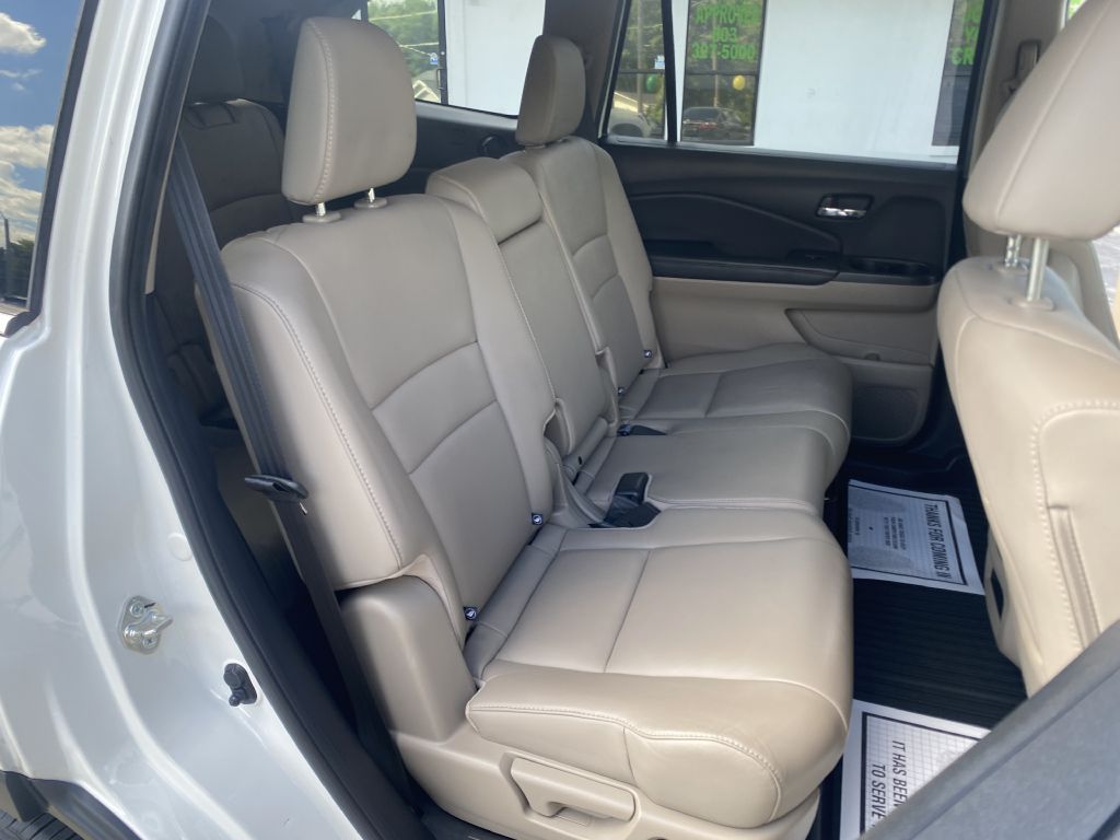 Photo 23 of this HONDA PILOT