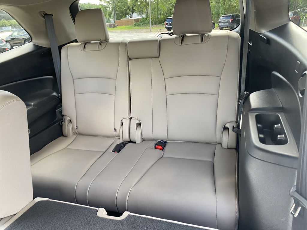 Photo 25 of this HONDA PILOT