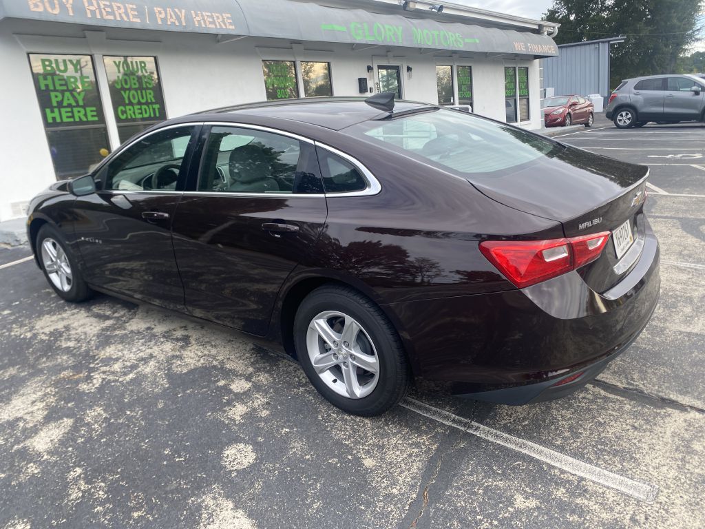 Photo 3 of this CHEVROLET MALIBU