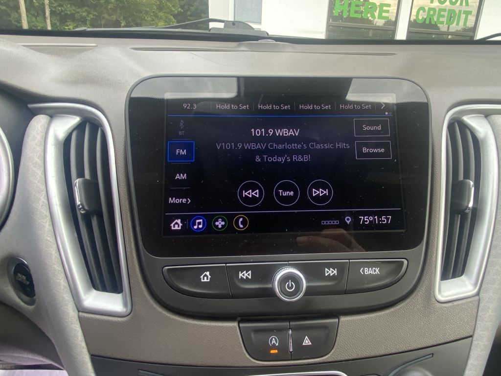 Photo 13 of this CHEVROLET MALIBU