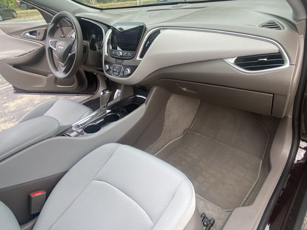 Photo 22 of this CHEVROLET MALIBU