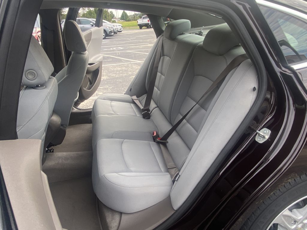 Photo 25 of this CHEVROLET MALIBU
