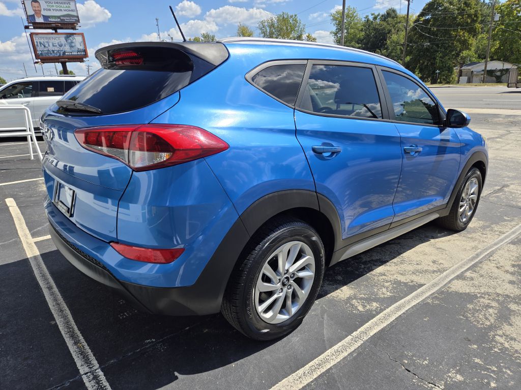 Photo 5 of this HYUNDAI TUCSON