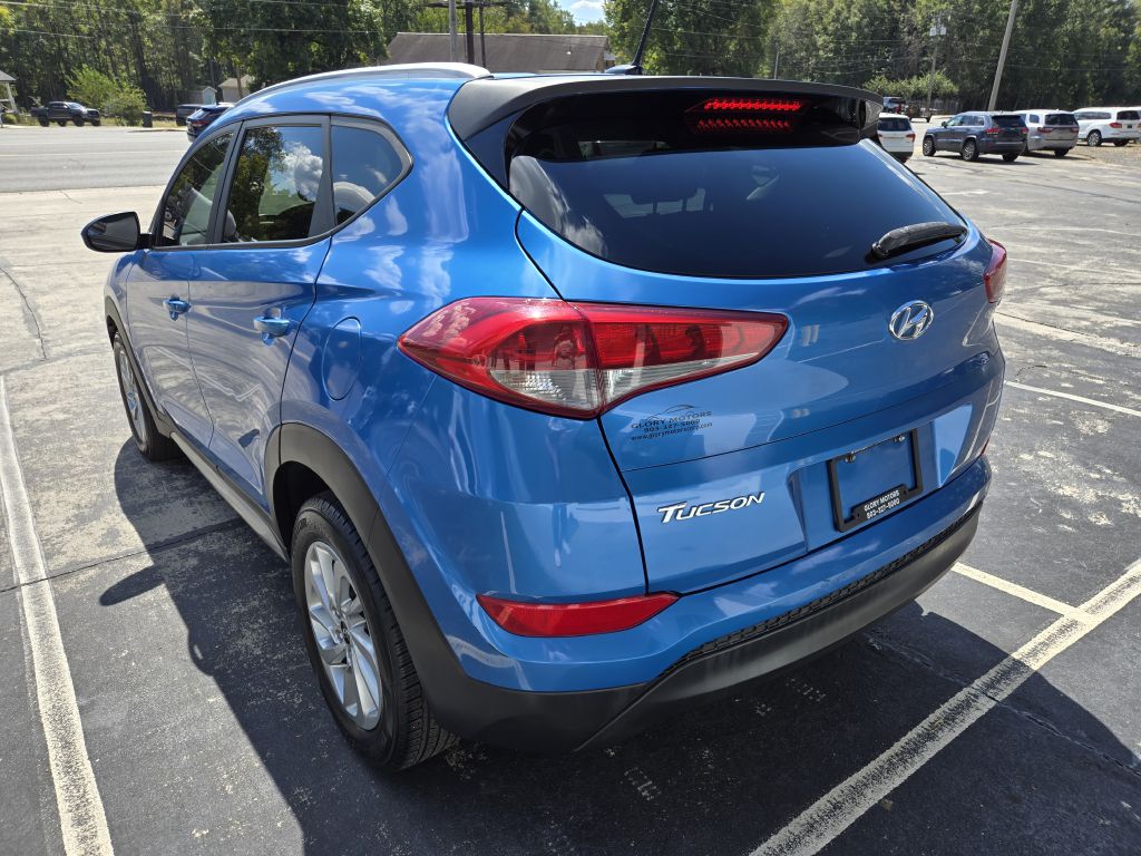 Photo 7 of this HYUNDAI TUCSON