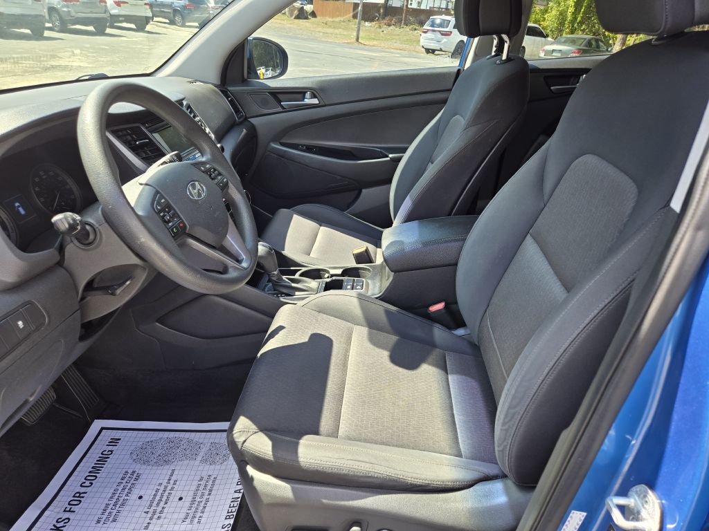 Photo 9 of this HYUNDAI TUCSON