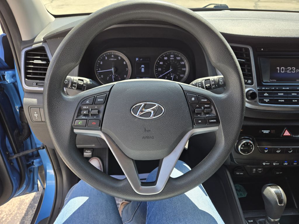 Photo 11 of this HYUNDAI TUCSON