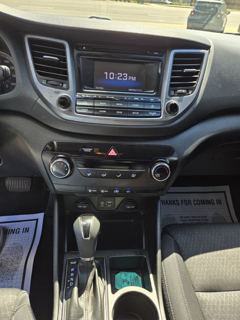 Photo 13 of this HYUNDAI TUCSON
