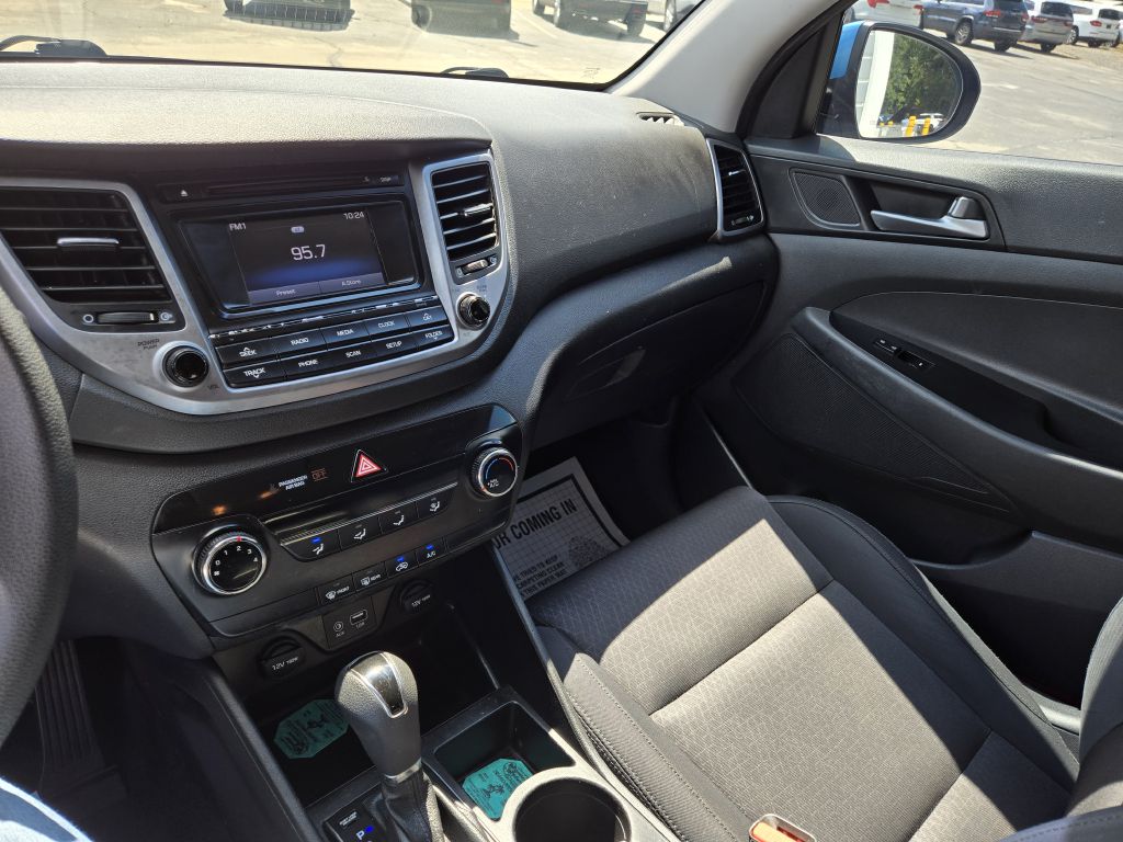 Photo 14 of this HYUNDAI TUCSON