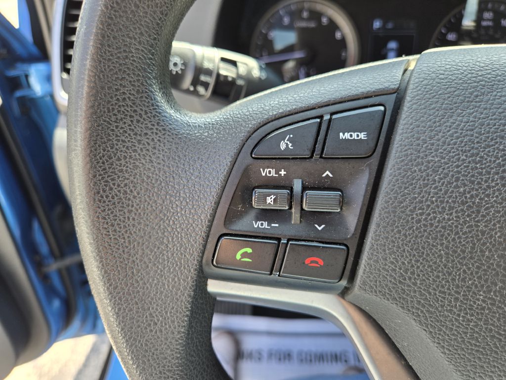 Photo 17 of this HYUNDAI TUCSON