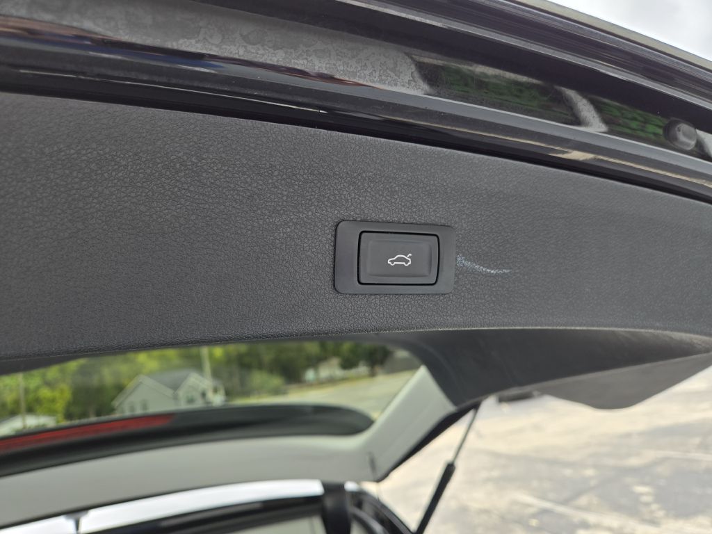 Photo 9 of this AUDI Q5