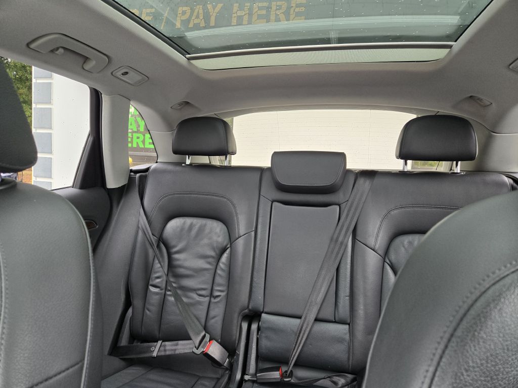 Photo 22 of this AUDI Q5