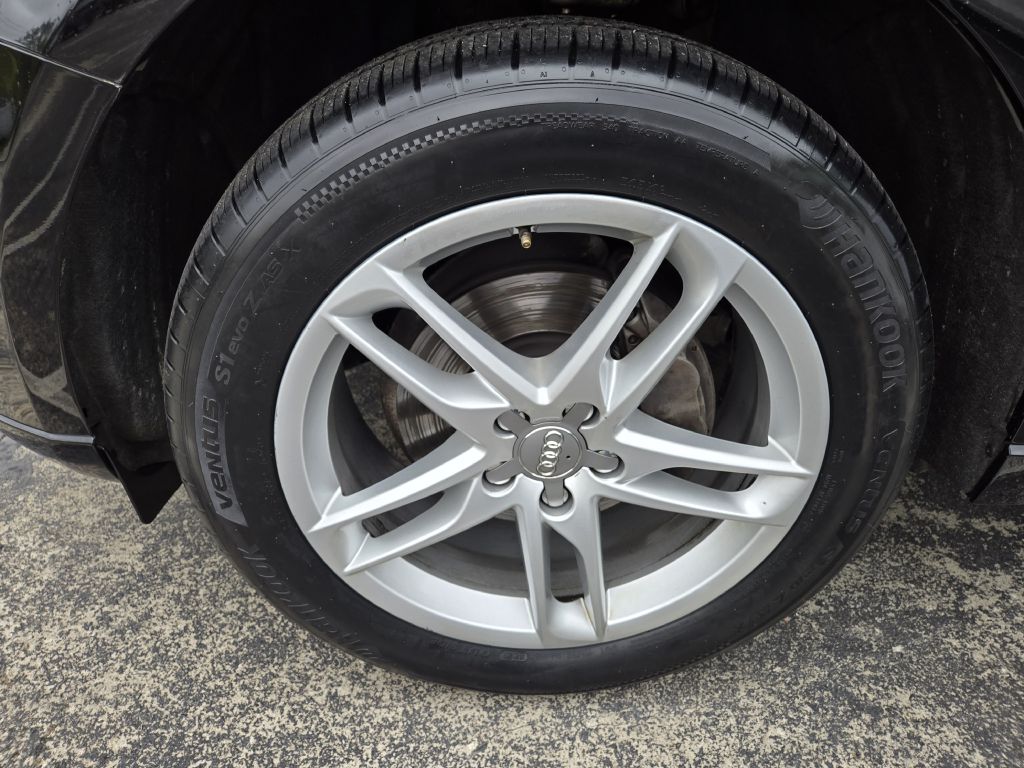 Photo 25 of this AUDI Q5