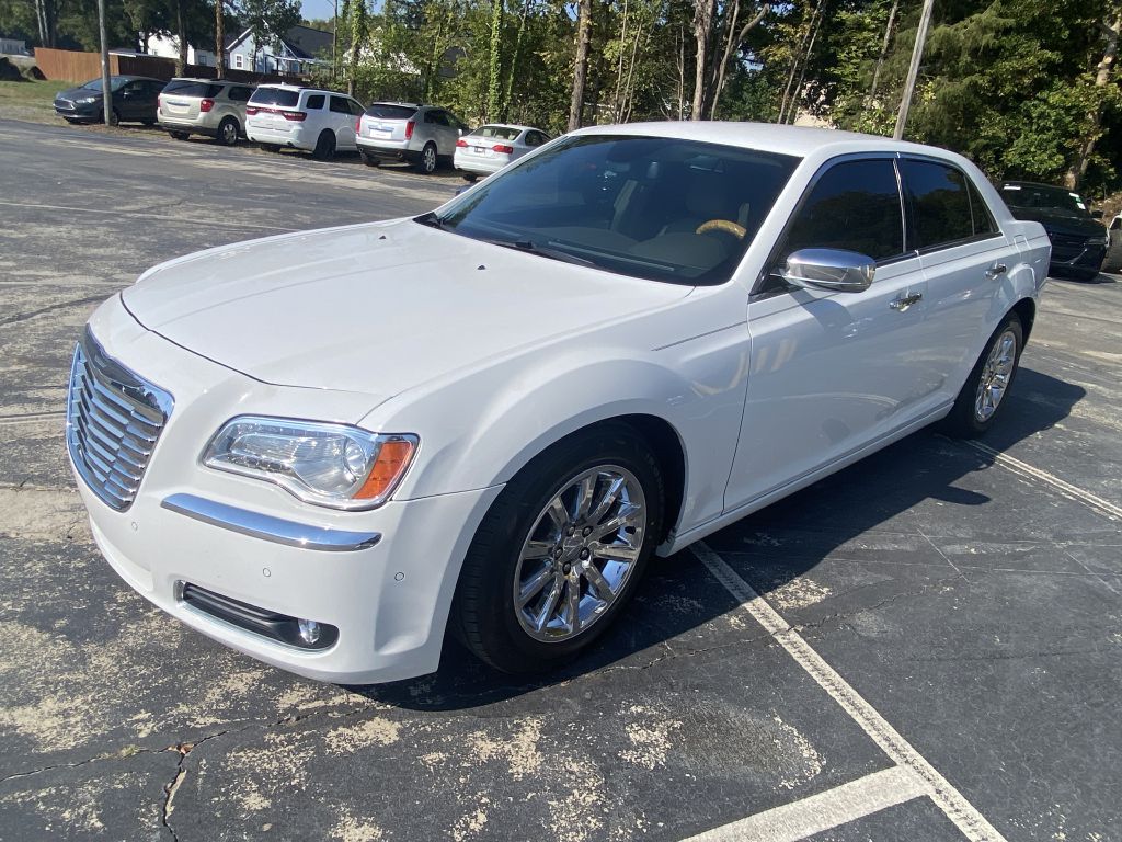 Photo 2 of this CHRYSLER 300