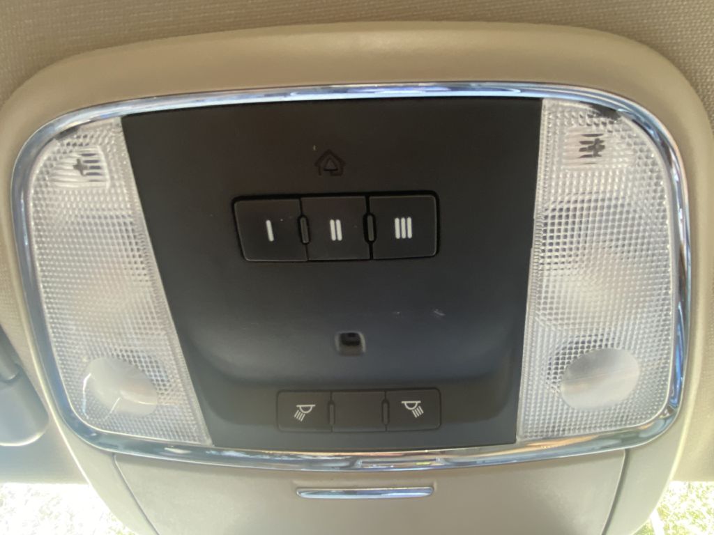 Photo 27 of this CHRYSLER 300