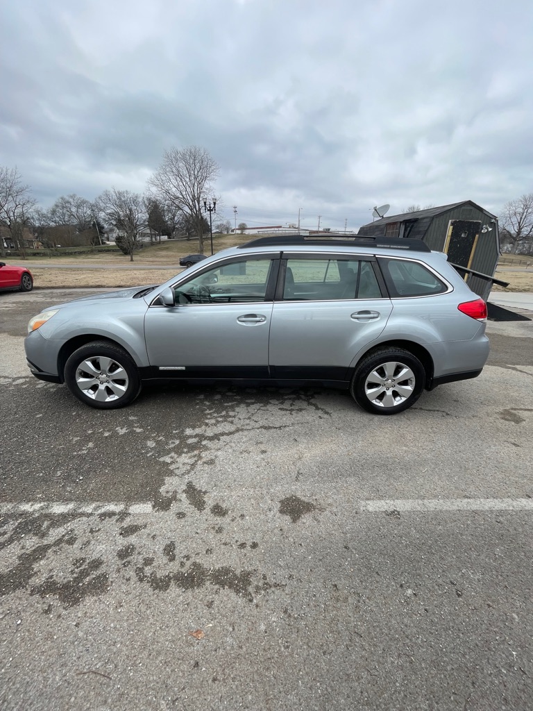 Photo 3 of this SUBARU OUTBACK