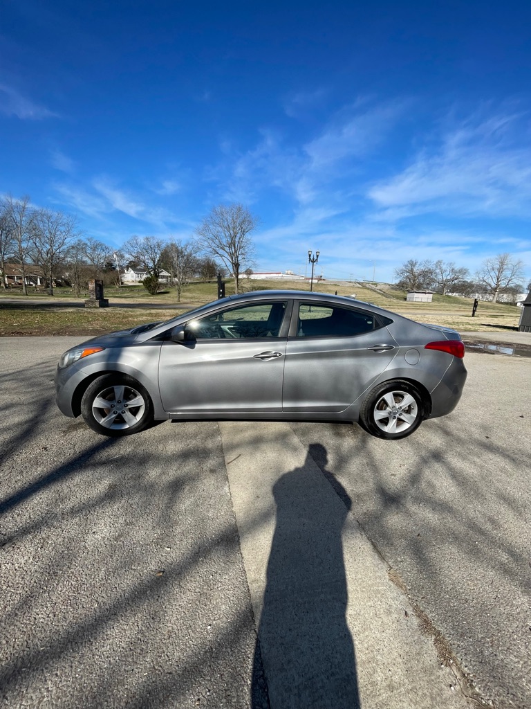 Photo 15 of this HYUNDAI ELANTRA