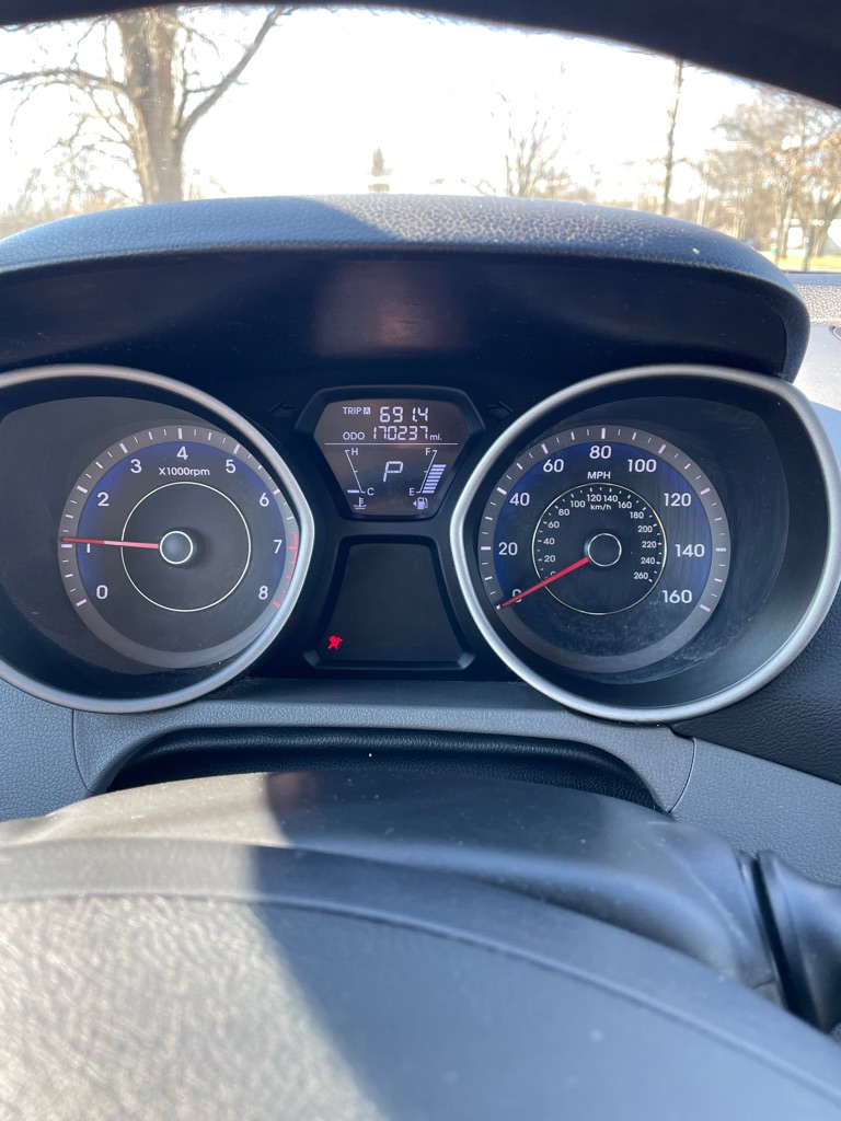 Photo 7 of this HYUNDAI ELANTRA