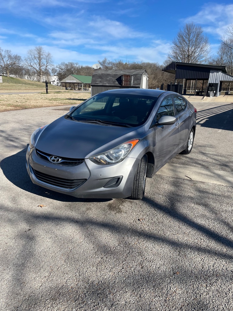 Photo 2 of this HYUNDAI ELANTRA