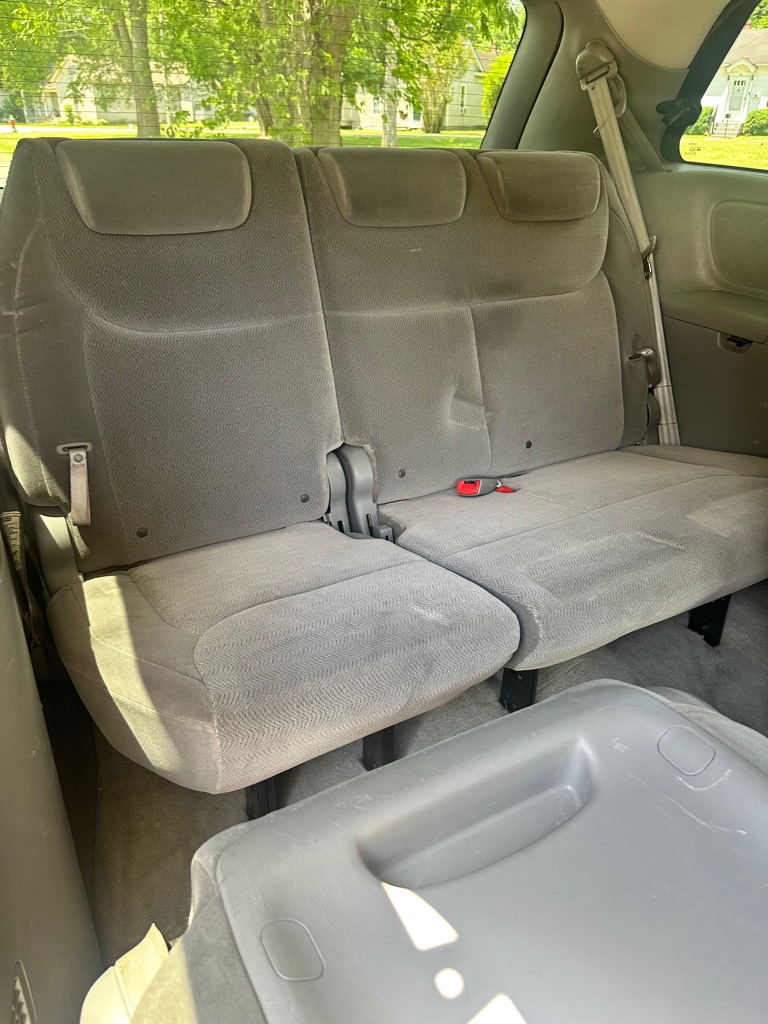 Photo 15 of this TOYOTA SIENNA