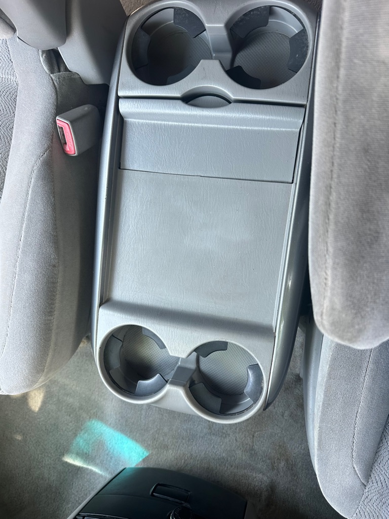 Photo 10 of this TOYOTA SIENNA
