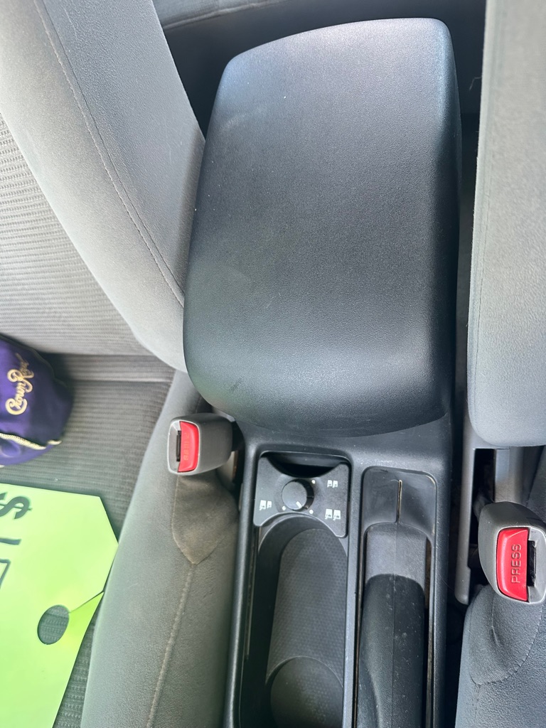 Photo 10 of this NISSAN SENTRA