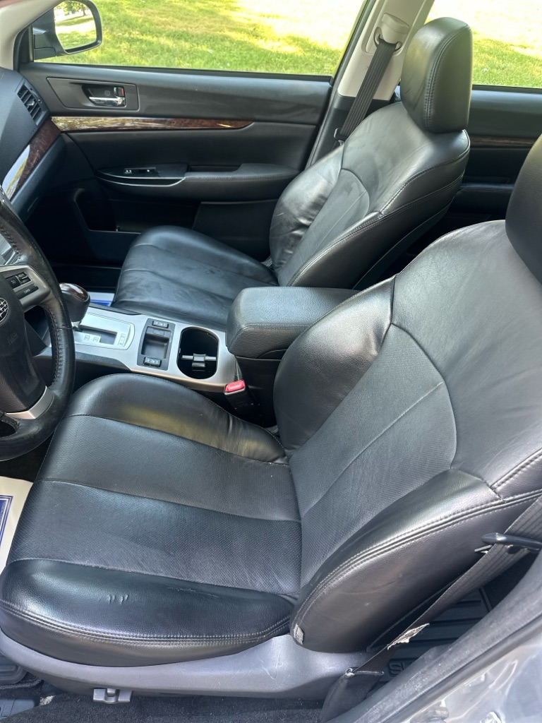 Photo 11 of this SUBARU LEGACY