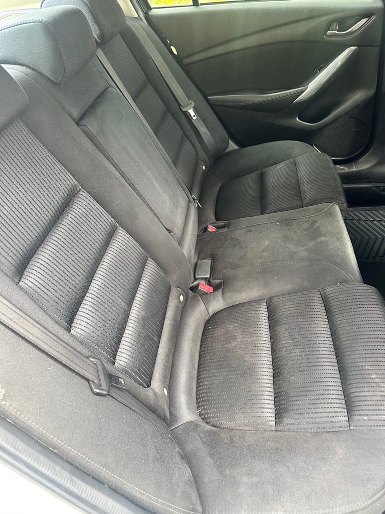 Photo 13 of this MAZDA 6