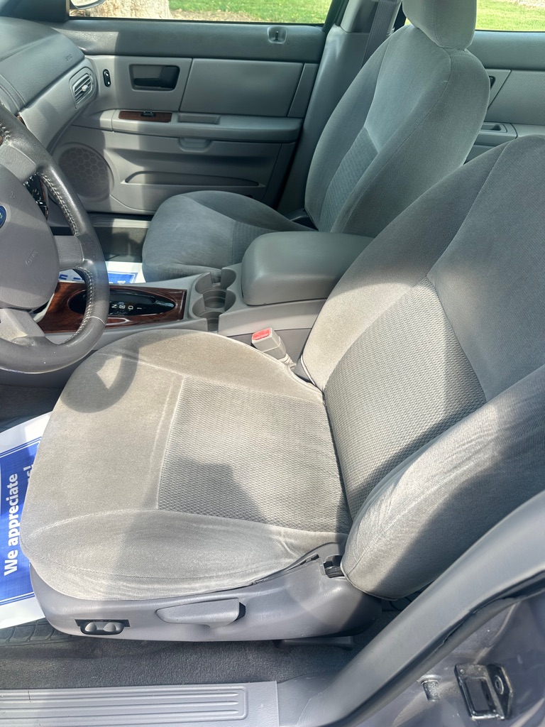 Photo 10 of this FORD TAURUS
