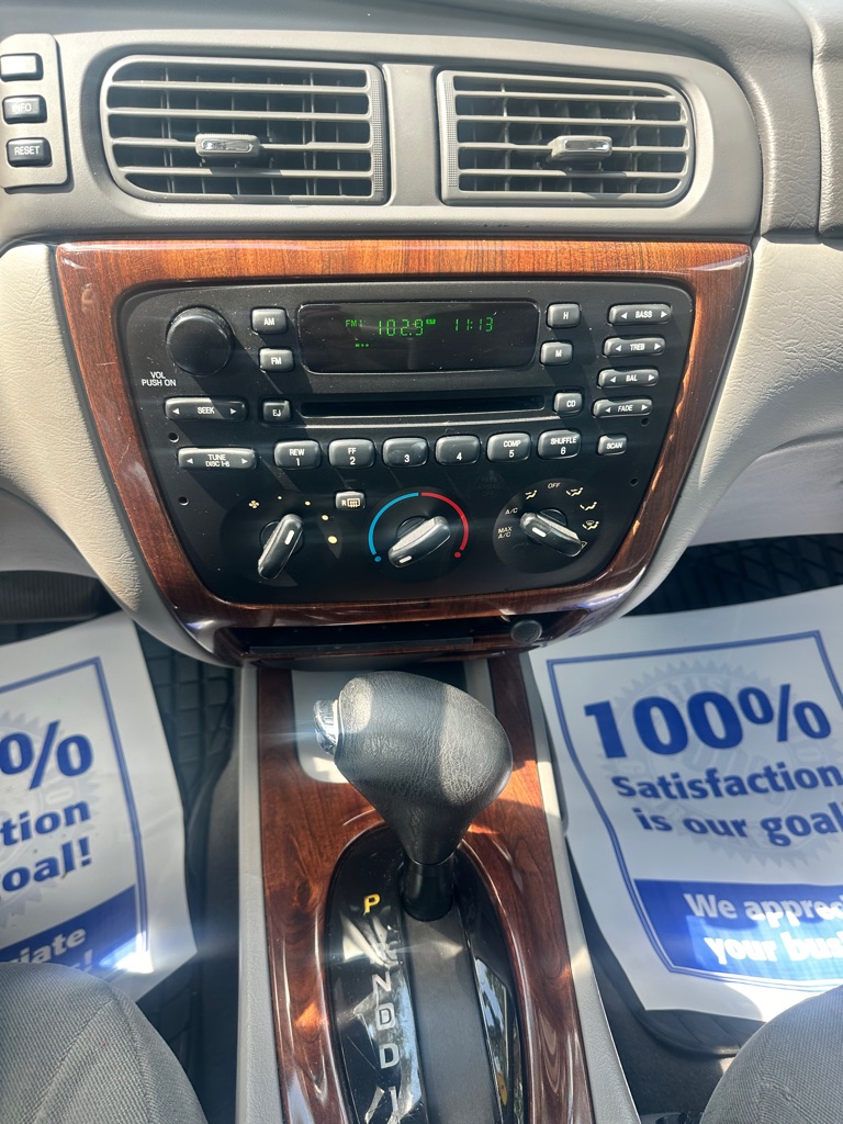 Photo 9 of this FORD TAURUS