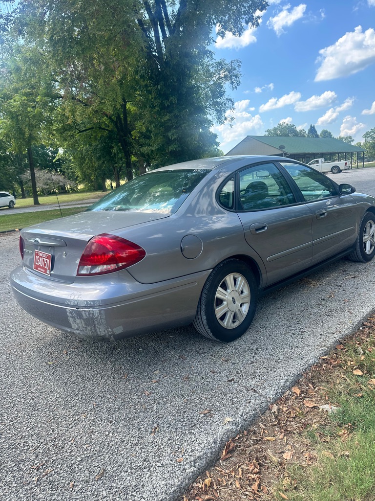 Photo 6 of this FORD TAURUS