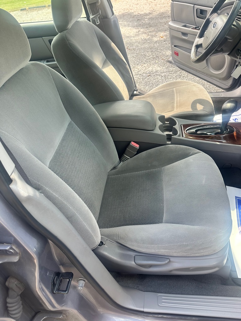 Photo 11 of this FORD TAURUS