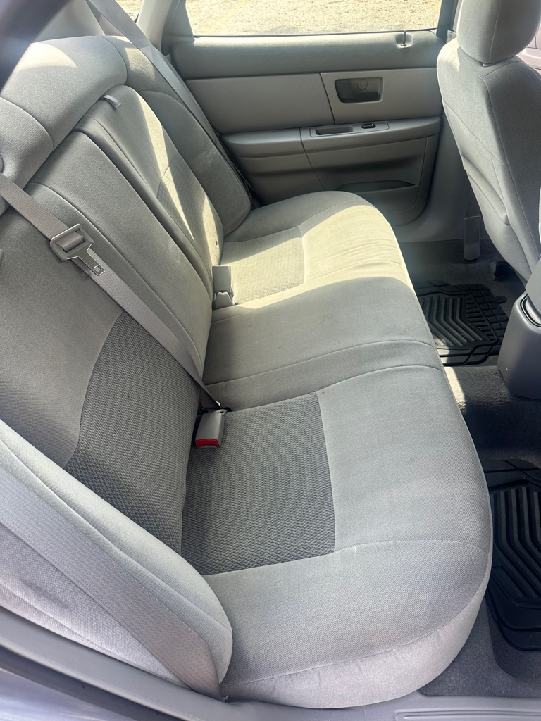 Photo 12 of this FORD TAURUS