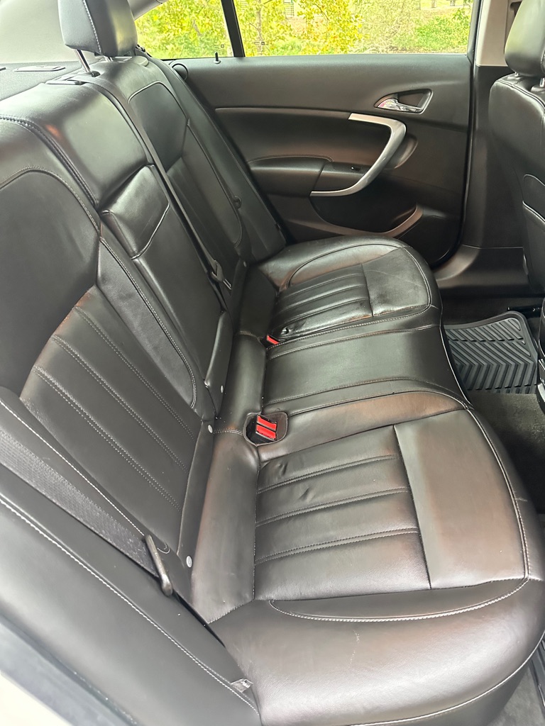 Photo 14 of this BUICK REGAL