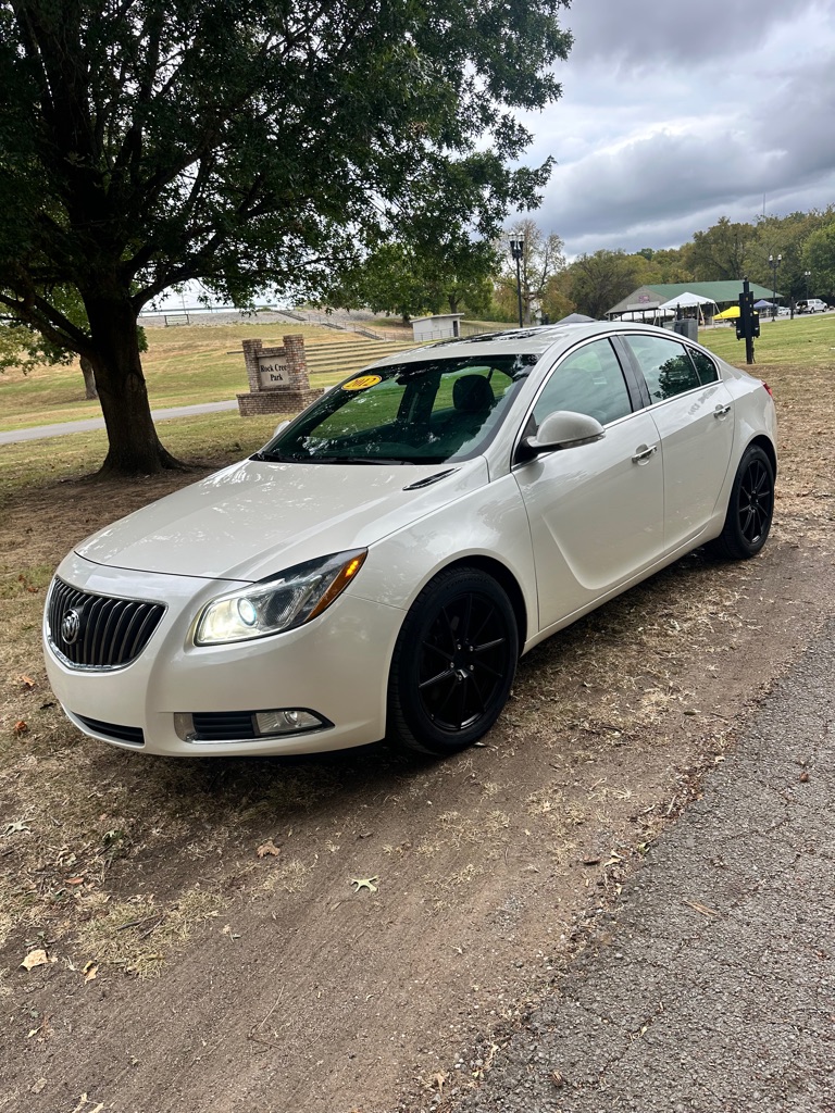 Photo 3 of this BUICK REGAL