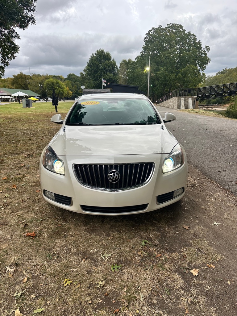 Photo 2 of this BUICK REGAL