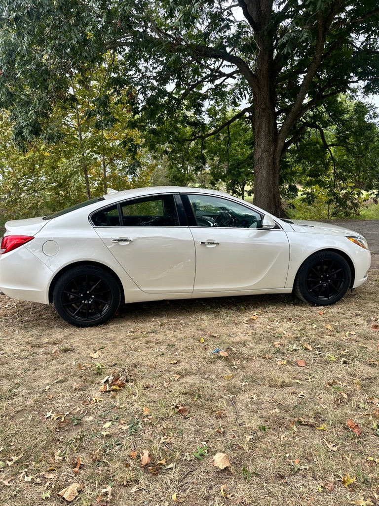 Photo 7 of this BUICK REGAL