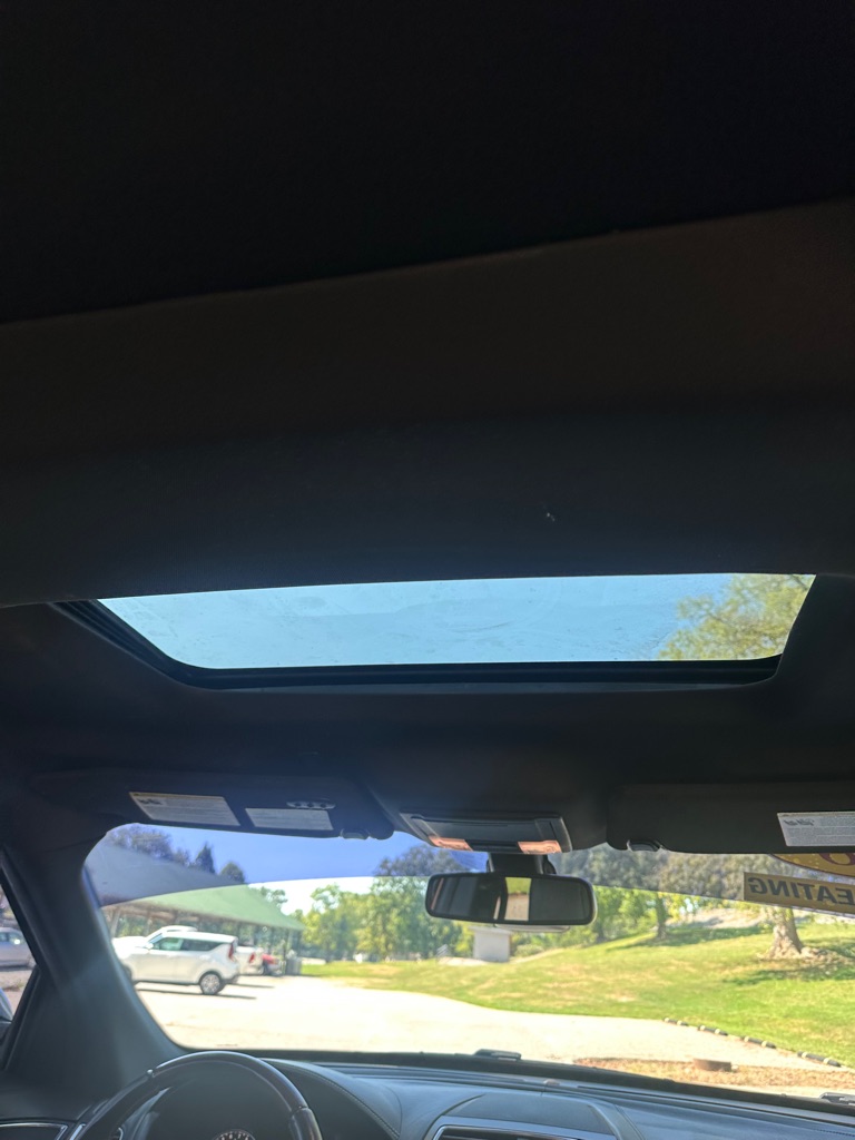 Photo 11 of this FORD EXPLORER
