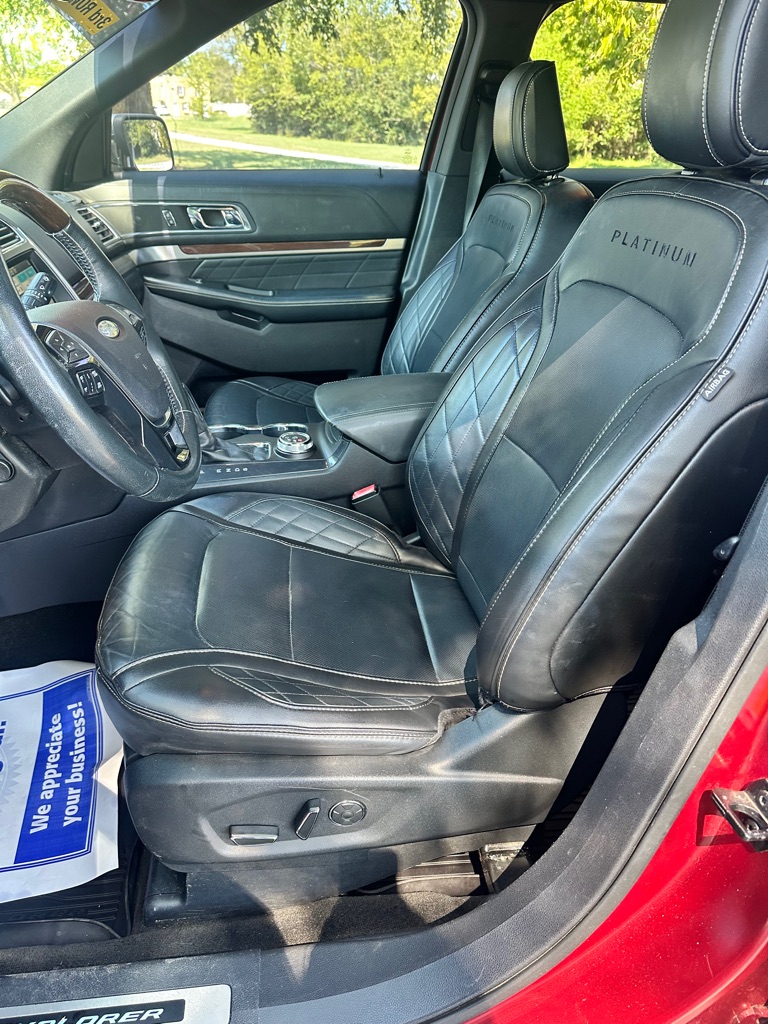 Photo 12 of this FORD EXPLORER