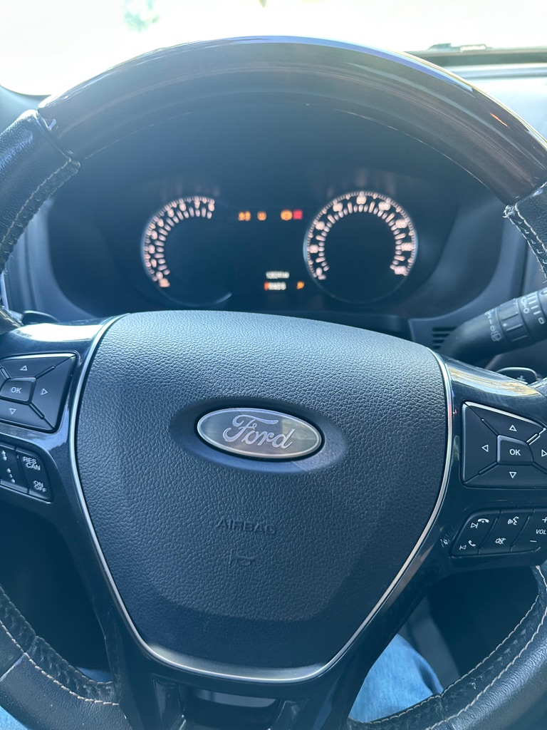 Photo 8 of this FORD EXPLORER