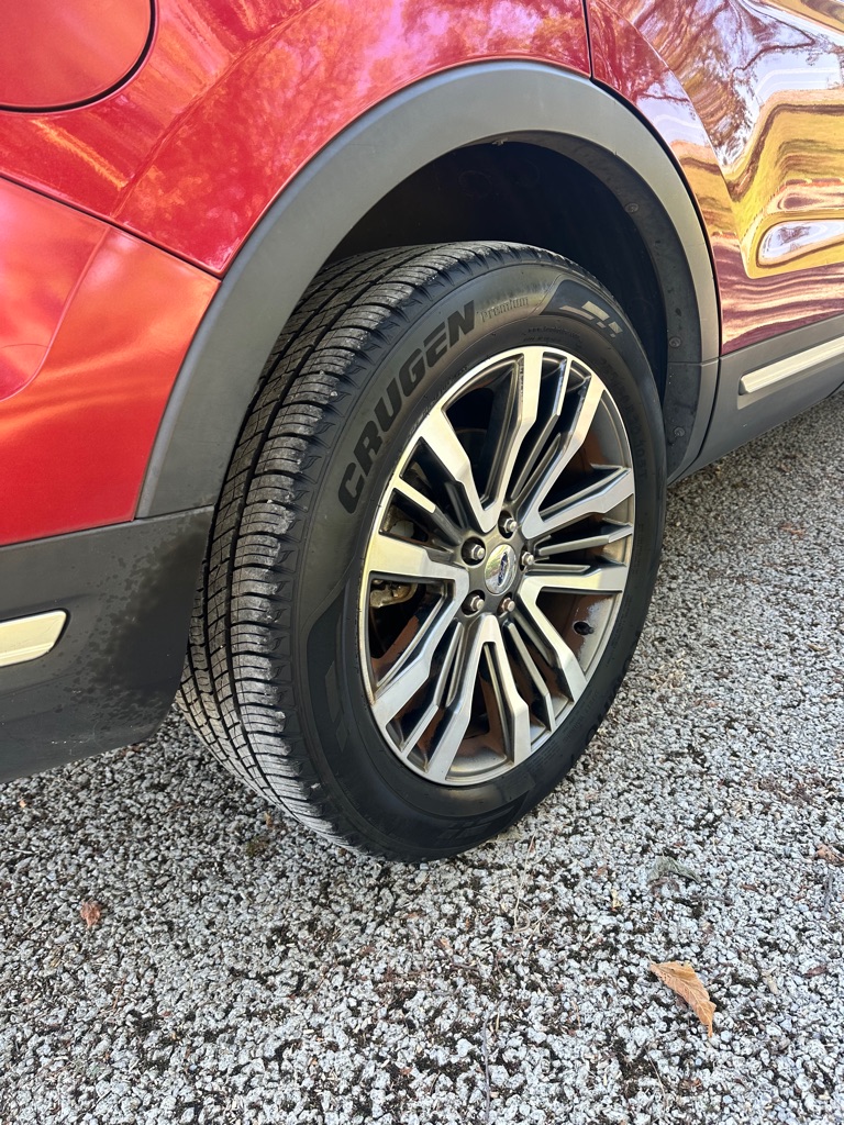 Photo 17 of this FORD EXPLORER