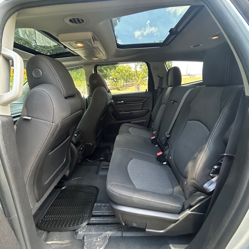 Photo 15 of this CHEVROLET TRAVERSE